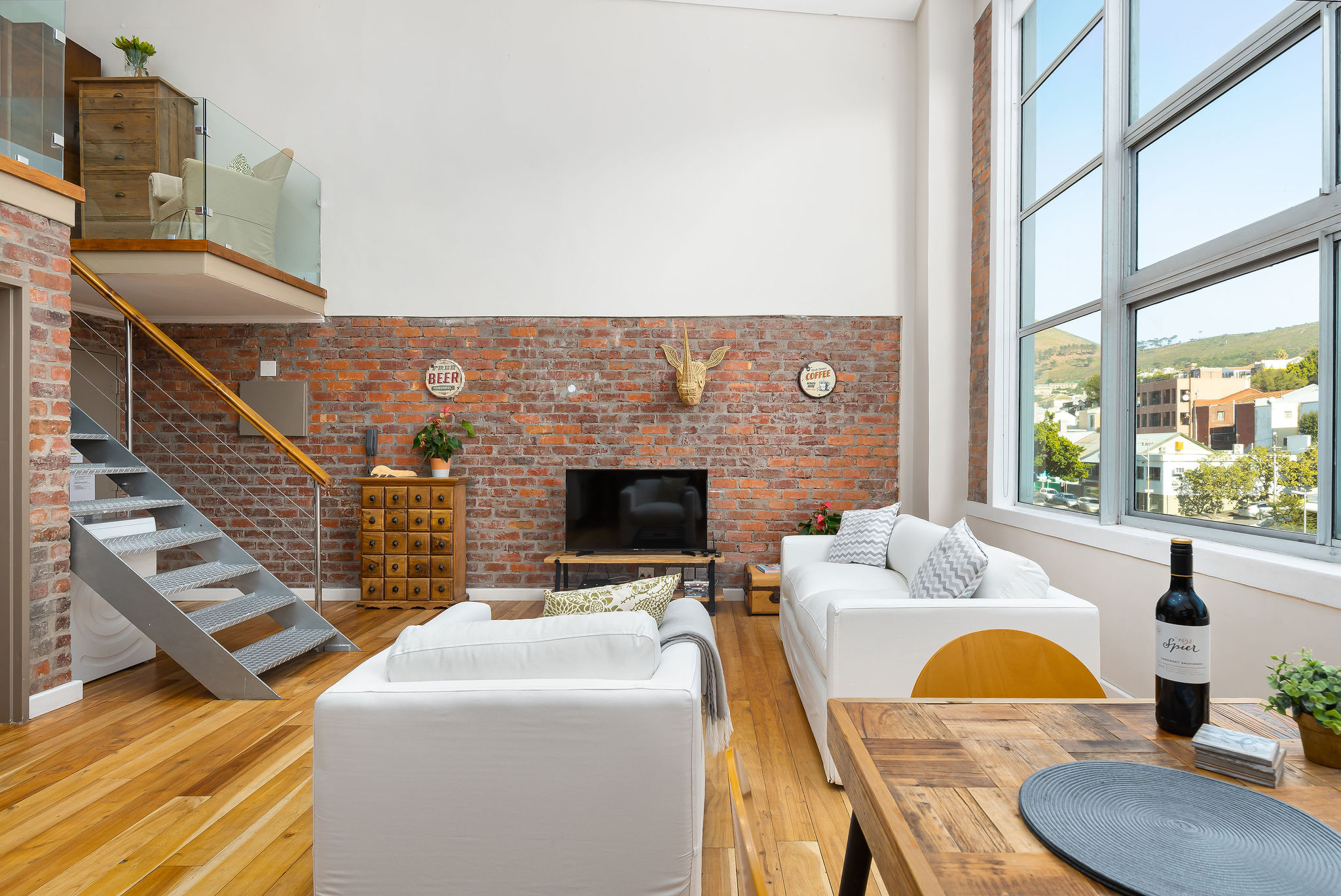 Stylish Industrial Loft in heart of Cape Town. - Bloem Street, Cape Town - Photo 6