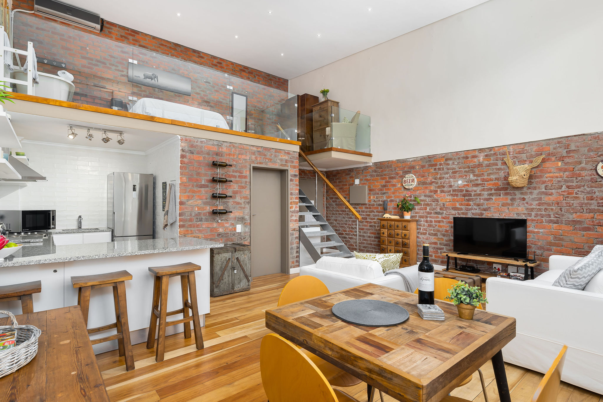 Stylish Industrial Loft in heart of Cape Town. - Bloem Street, Cape Town - Photo 7