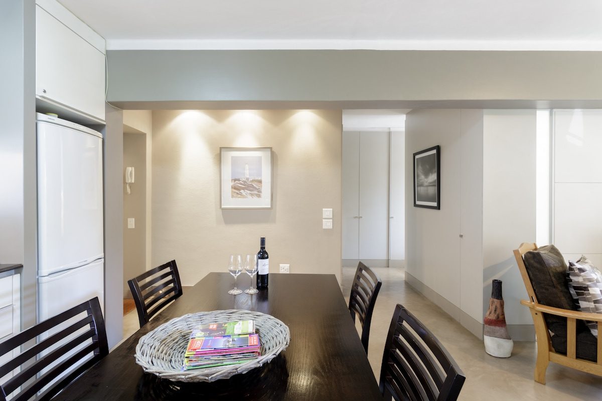 Rental unit in Cape Town · ★4.79 · 1 bedroom · 1 bed · 1 private bath - Rental unit in Cape Town · ★4.79 · 1 bedroom · 1 bed · 1 private bath - Photo 8