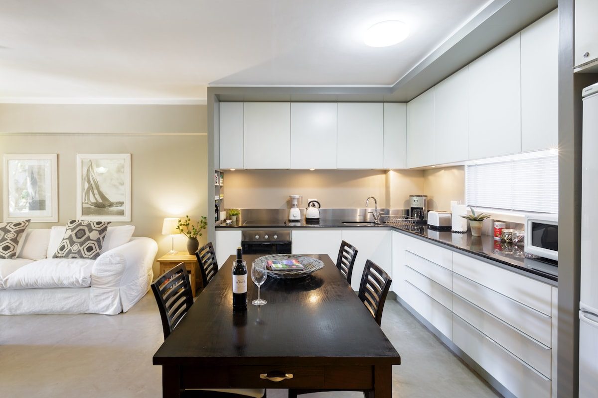 Rental unit in Cape Town · ★4.79 · 1 bedroom · 1 bed · 1 private bath - Rental unit in Cape Town · ★4.79 · 1 bedroom · 1 bed · 1 private bath - Photo 5